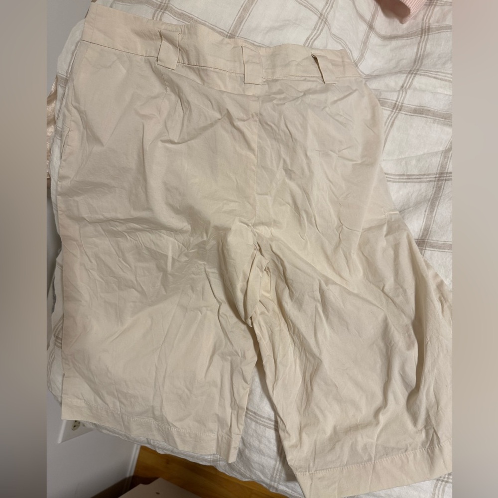 Escada Sport Cream Shorts - Picture 4 of 4